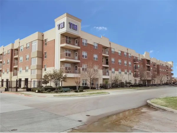 $1,700 | 1100 West Trinity Mills Road, Unit 4042, Carrollton, TX 75006