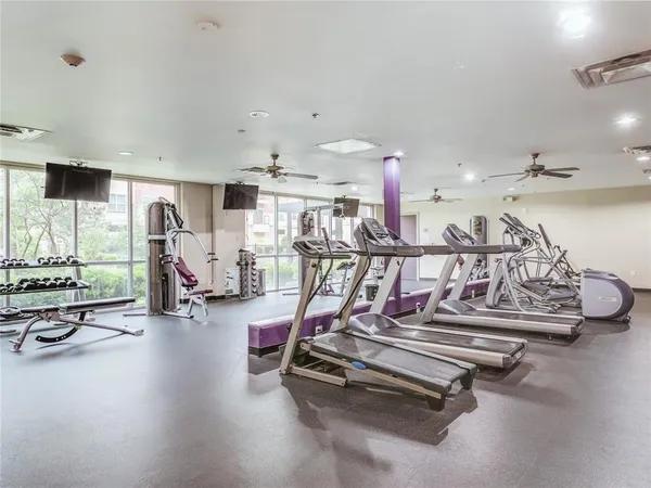 $1,700 | 1100 West Trinity Mills Road, Unit 4042, Carrollton, TX 75006