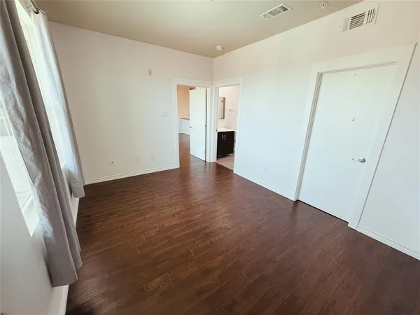 $1,700 | 1100 West Trinity Mills Road, Unit 4042, Carrollton, TX 75006