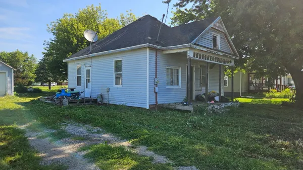 $17,500 | 201 East Main Street, Joy, IL 61260