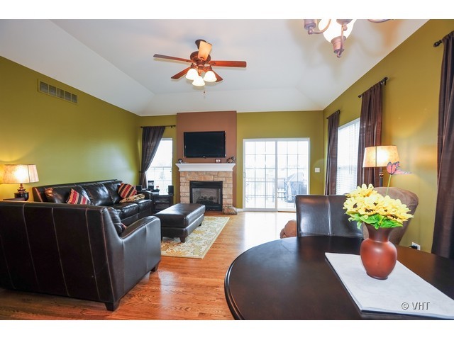 1205 Freedom Road Elburn, IL 60119 - Photo 2 of 12