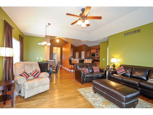 1205 Freedom Road Elburn, IL 60119 - Photo 4 of 12