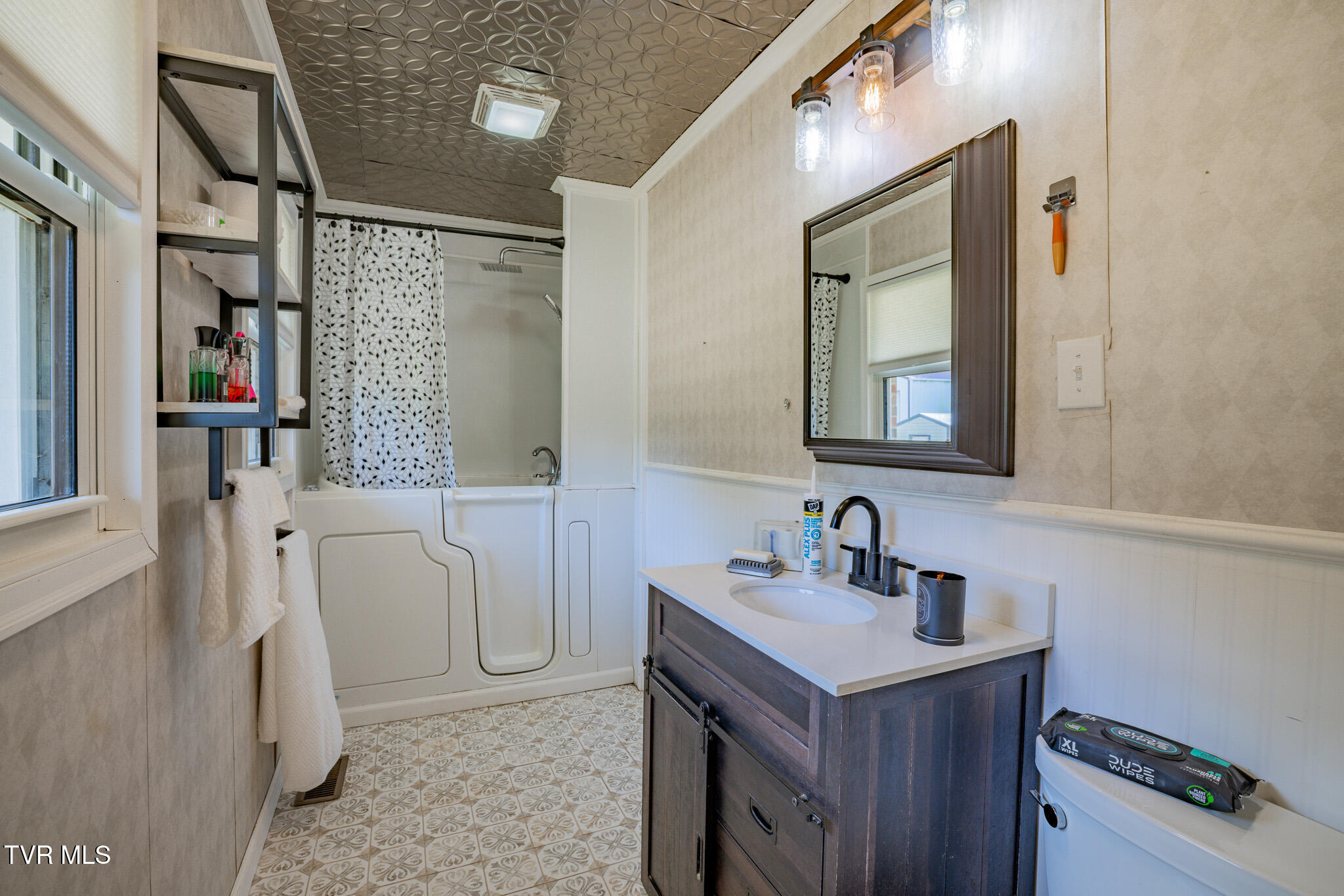141 East Central Bristol, TN 37620 - Photo 22 of 40 1R9A8930-HDR