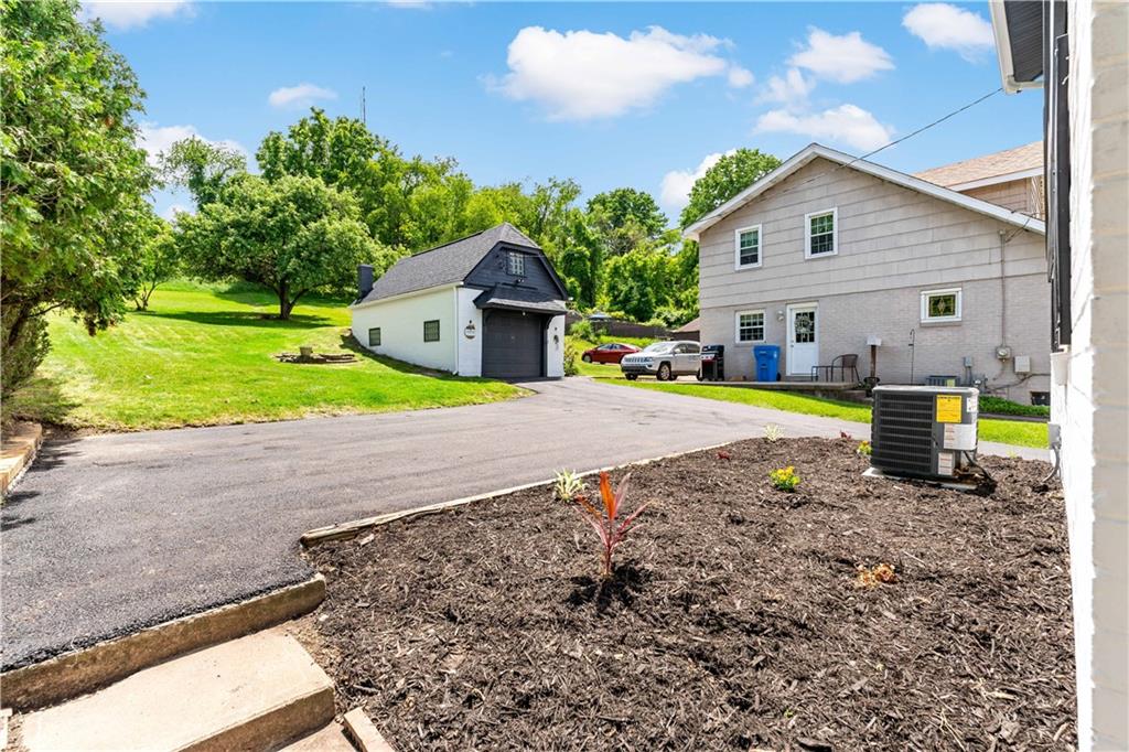 3276 McRoberts Road Pittsburgh, PA 15234 - Photo 25 of 30 Gallery Image 25