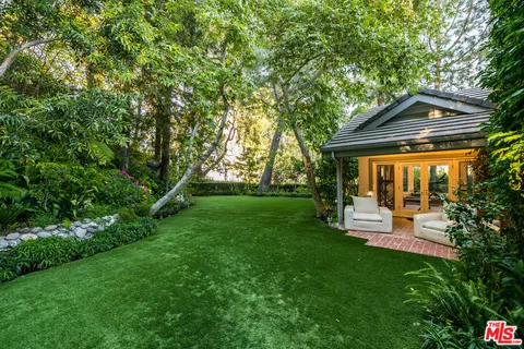 $4,995,000 | 19012 Dorlon Drive, Tarzana, CA 91356