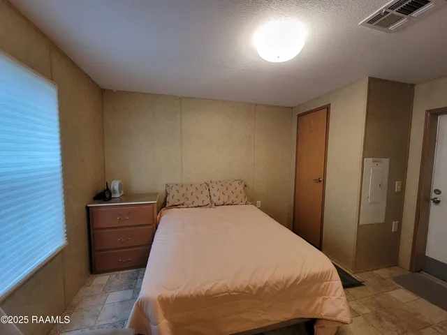 $87,500 | 24372 Front Ridge Road, Kaplan, LA 70548