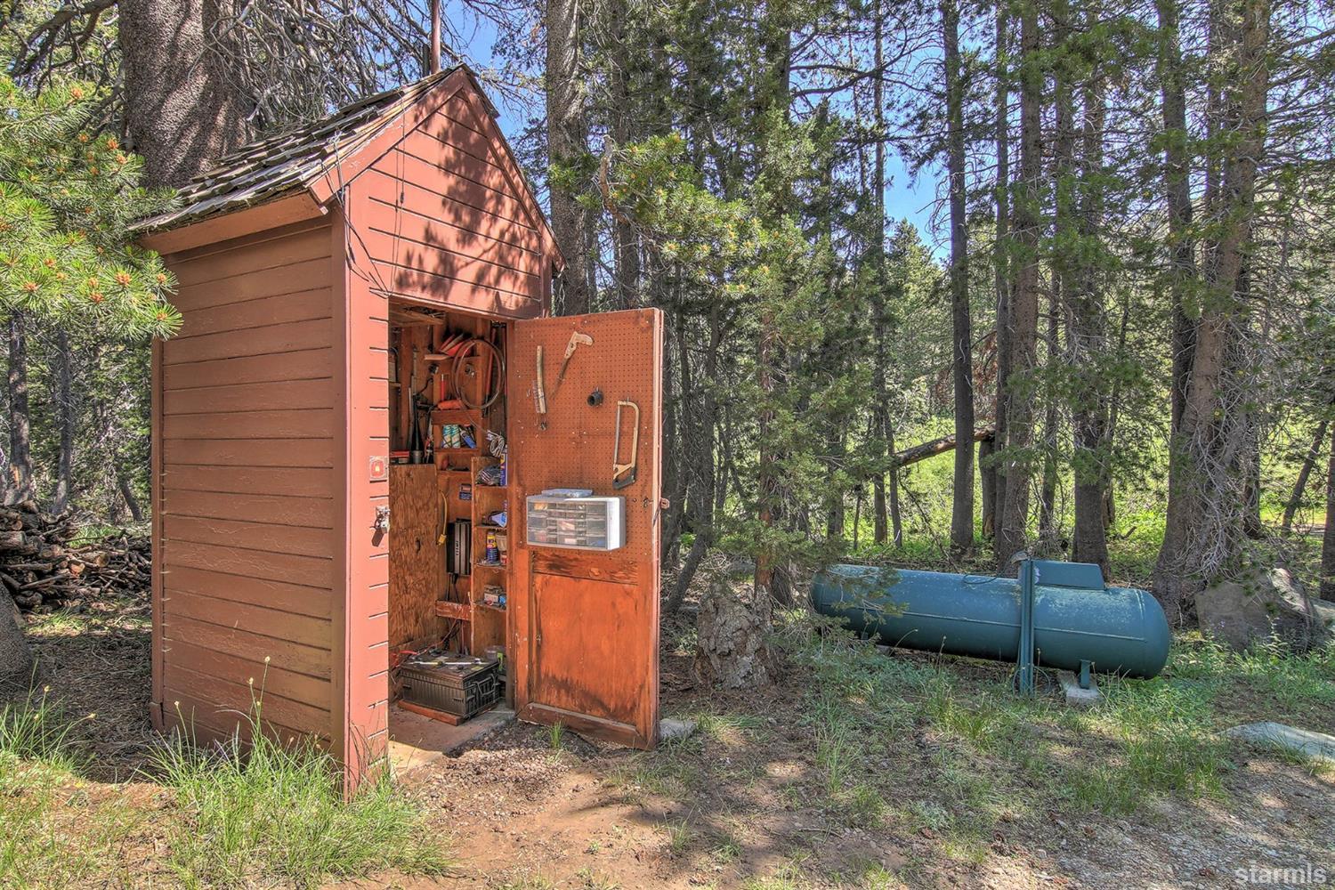 2 Caples Lake Markleeville, CA 96120 - Photo 18 of 25