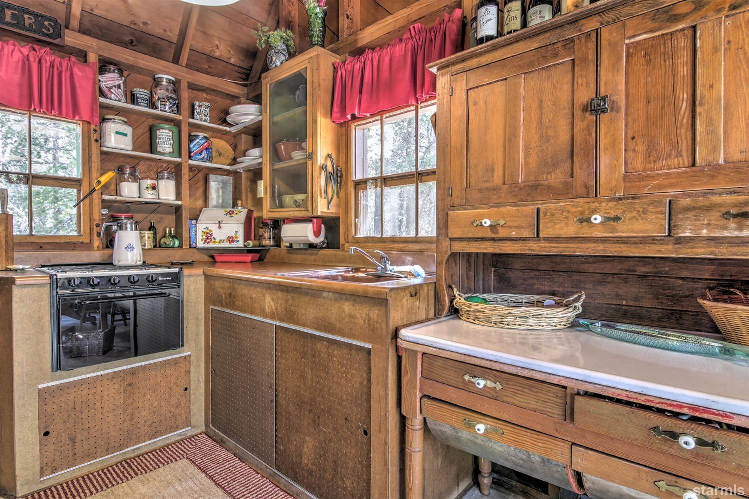 2 Caples Lake Markleeville, CA 96120 - Photo 10 of 25