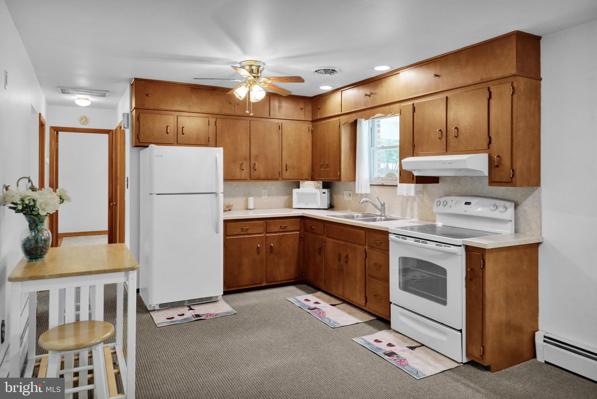 411 Mc Arthur Avenue Reading, PA 19607 - Photo 10 of 30 360_7540