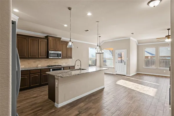 $2,900 | 2104 Skysail Lane, Denton, TX 76210