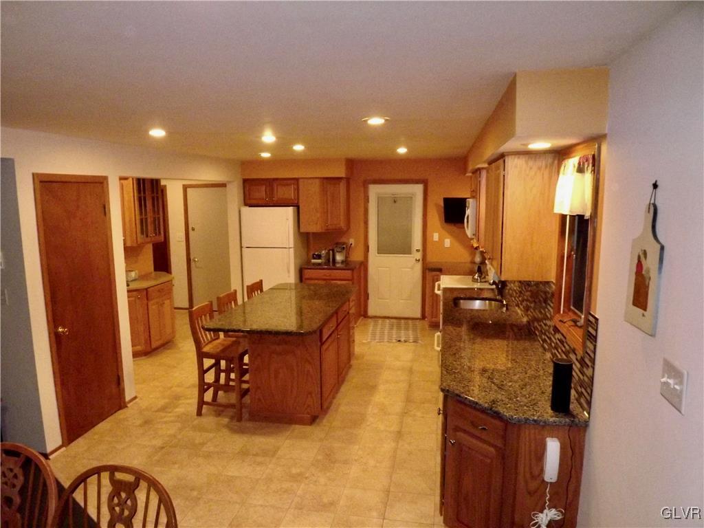 654 South Old Stage Road Albrightsville, PA 18210 - Photo 7 of 23 Gallery Image 7