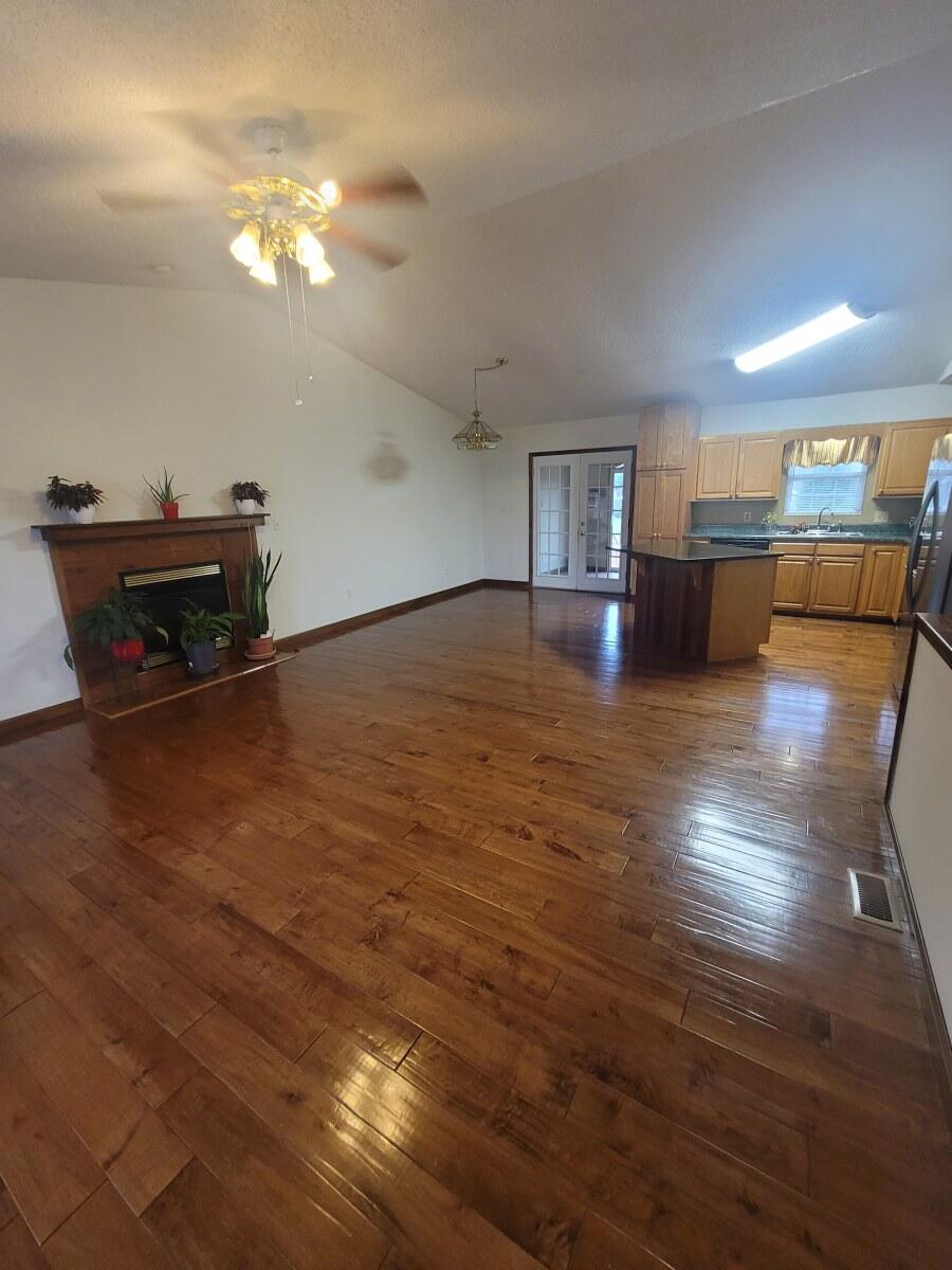265 Lynn Road Johnson City, TN 37604 - Photo 3 of 40 265 Lynn Rd