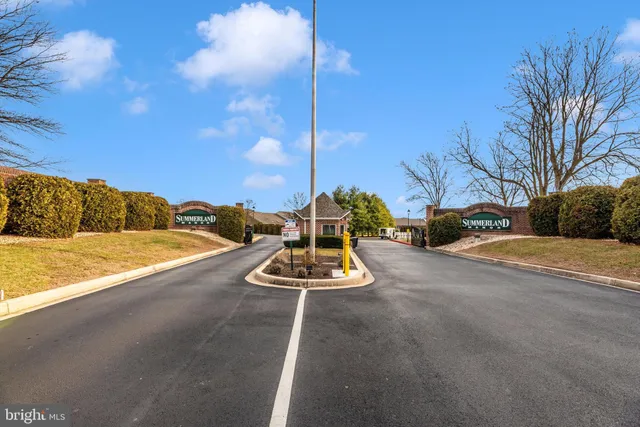 a view of a houses with a yard