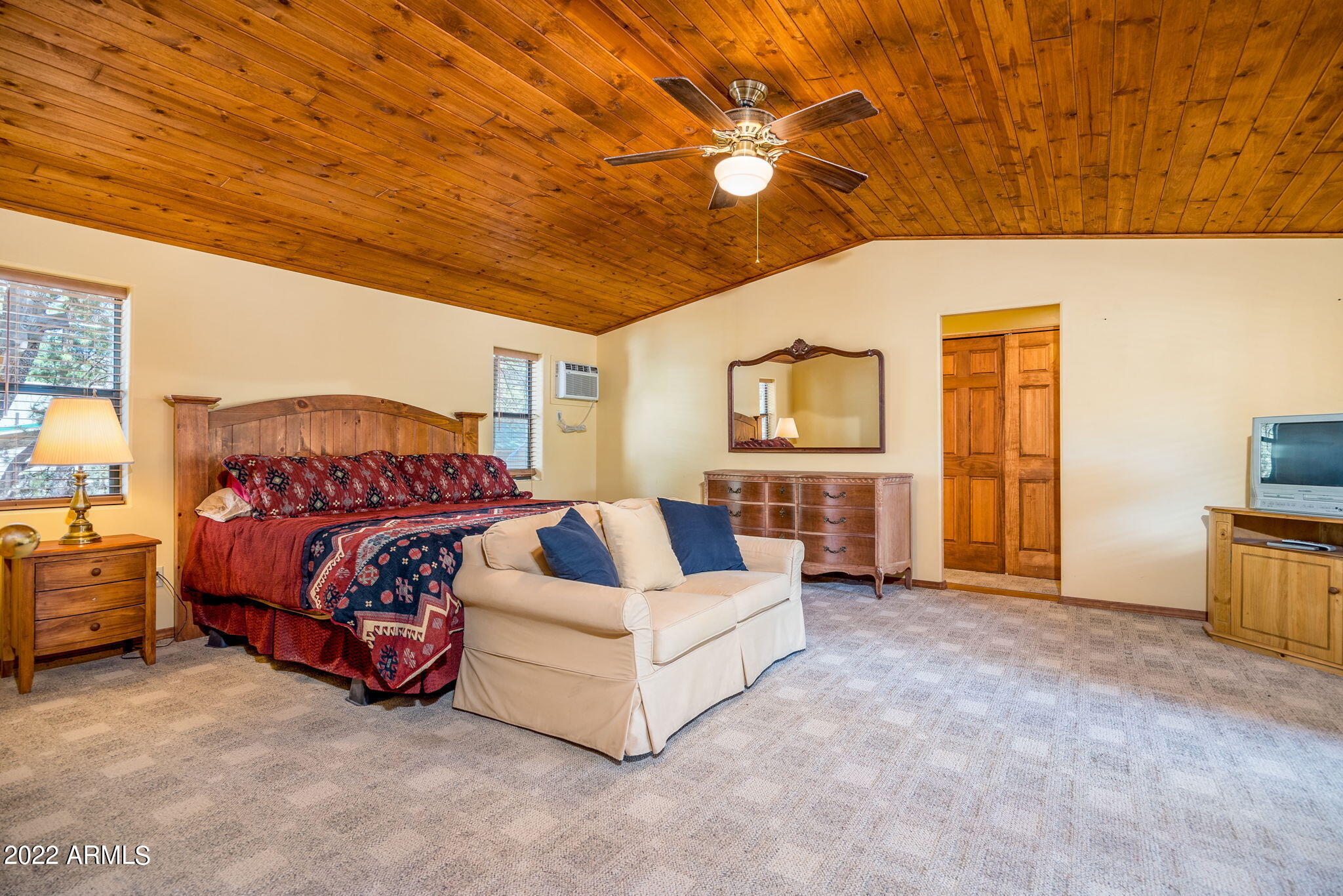 2953 Hunters Road Overgaard, AZ 85933 - Photo 6 of 17 2953HuntersRd-Interior-KSanders-9