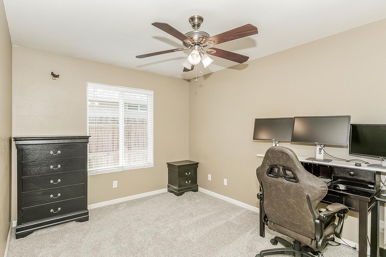 180 East Carpenter Avenue Reedley, CA 93654 - Photo 26 of 40