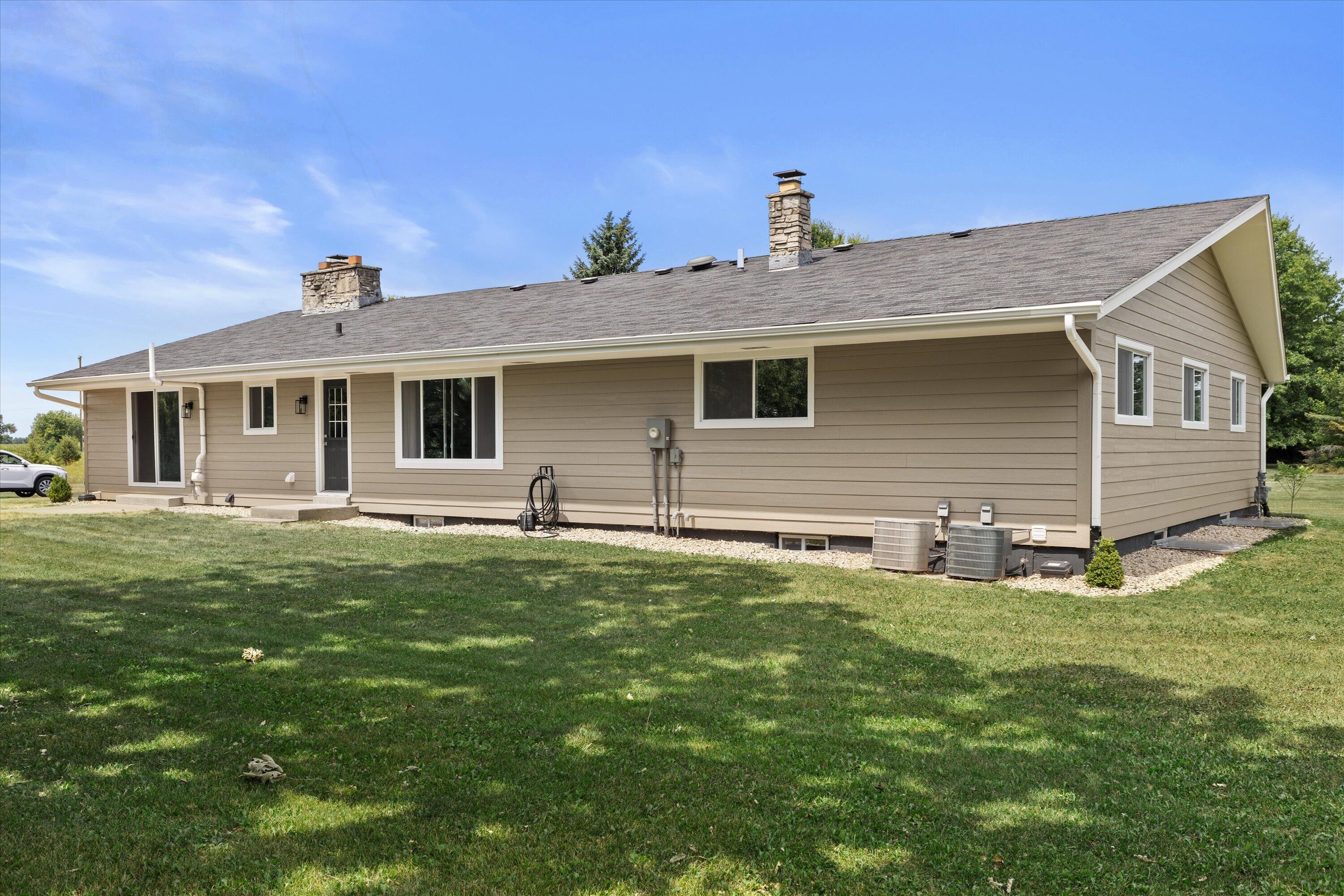 3025 S Road Lyons, WI 53147 - Photo 40 of 47 Back of Home