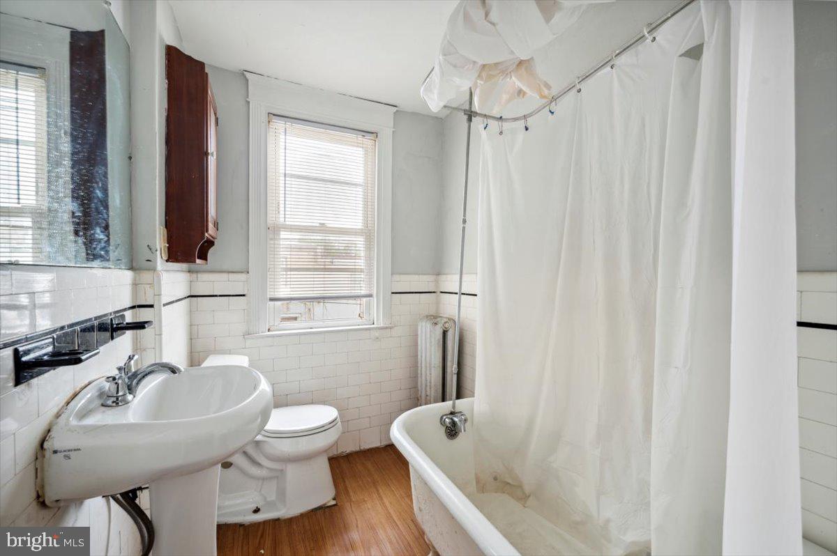 6981 Clinton Road Upper Darby, PA 19082 - Photo 11 of 15