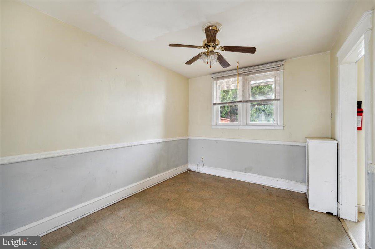6981 Clinton Road Upper Darby, PA 19082 - Photo 12 of 15