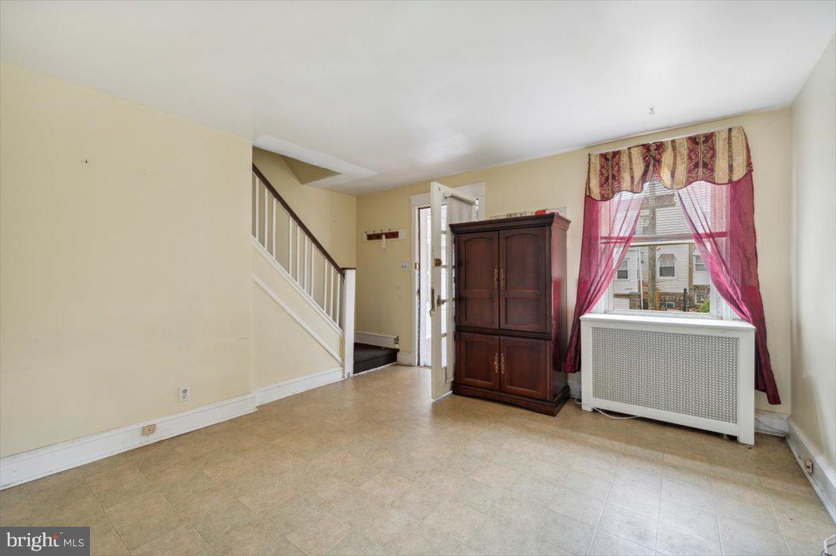 6981 Clinton Road Upper Darby, PA 19082 - Photo 3 of 15