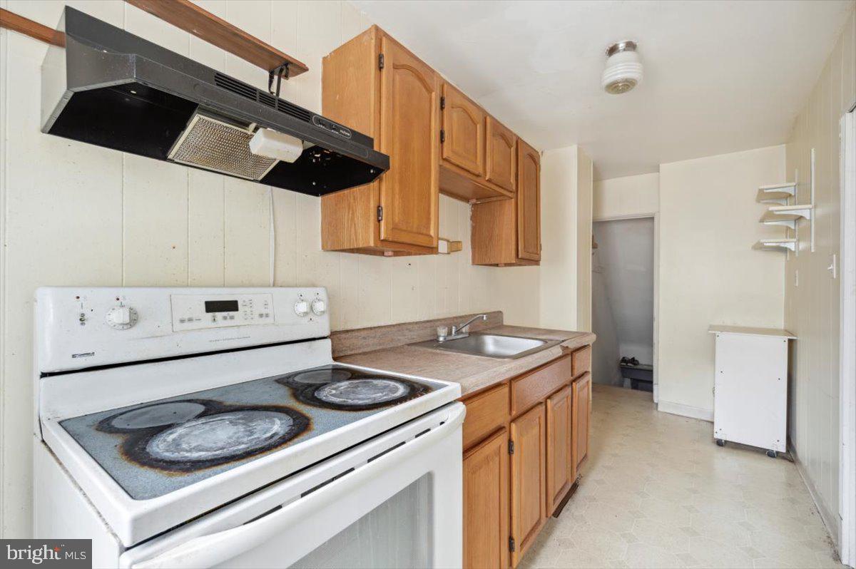 6981 Clinton Road Upper Darby, PA 19082 - Photo 6 of 15