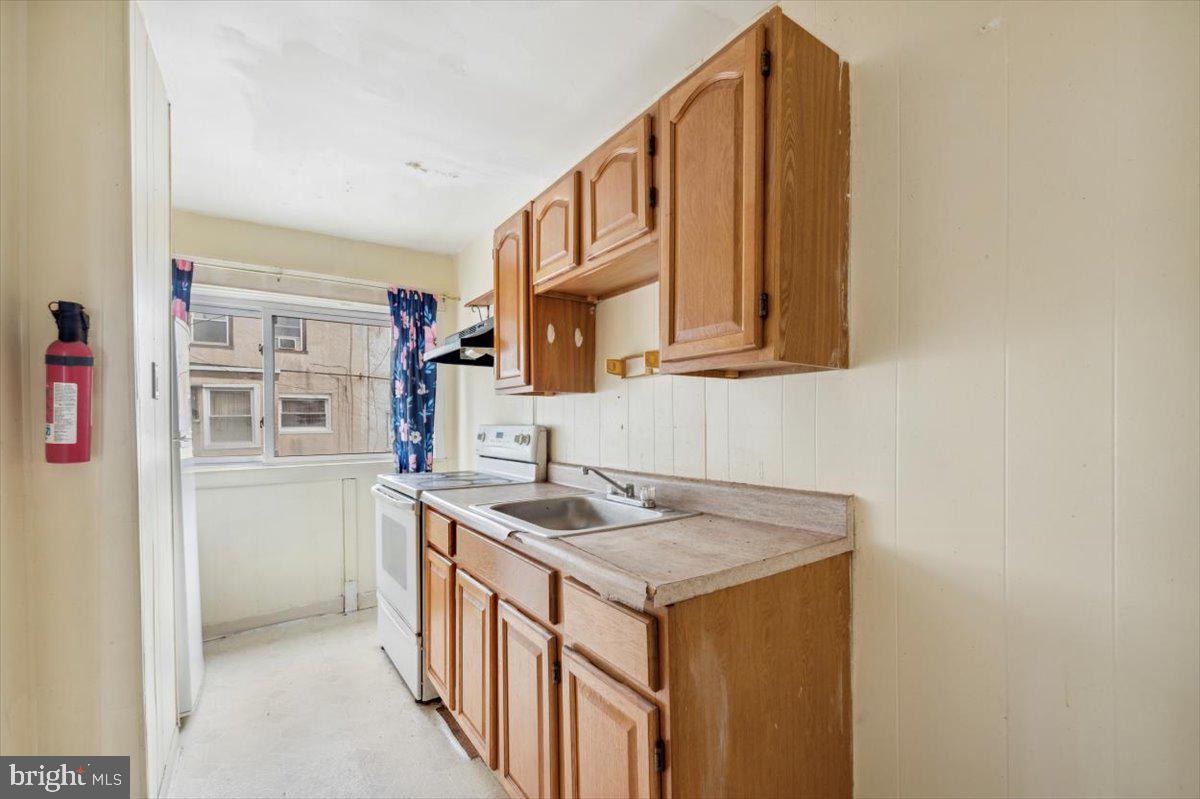 6981 Clinton Road Upper Darby, PA 19082 - Photo 8 of 15