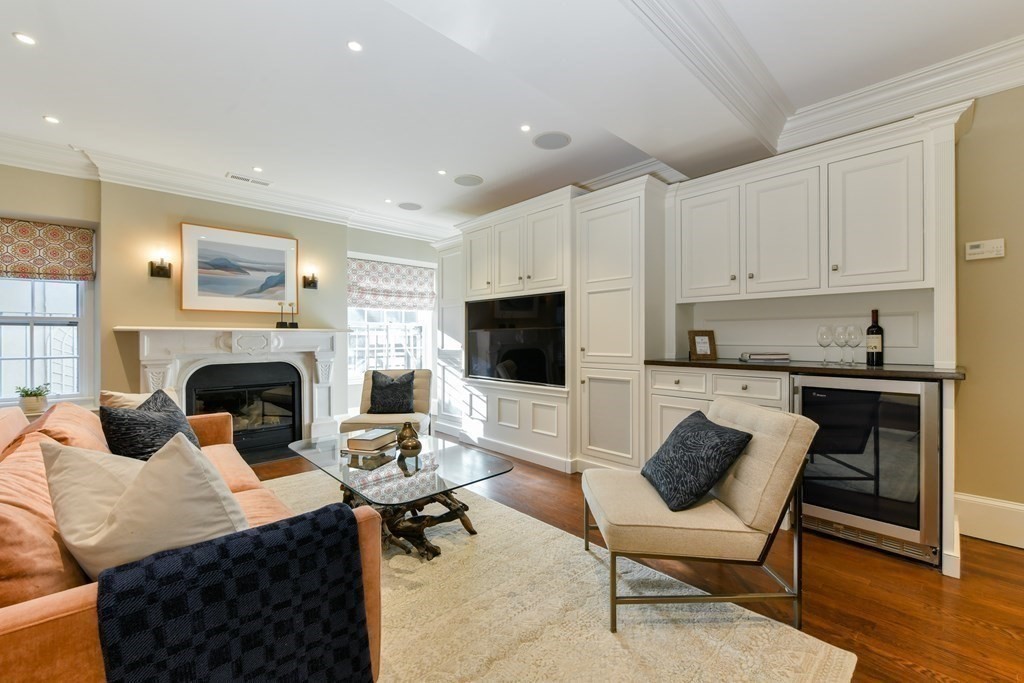 142 Chestnut Street, Unit 7 Boston, MA 02108 - Photo 2 of 16