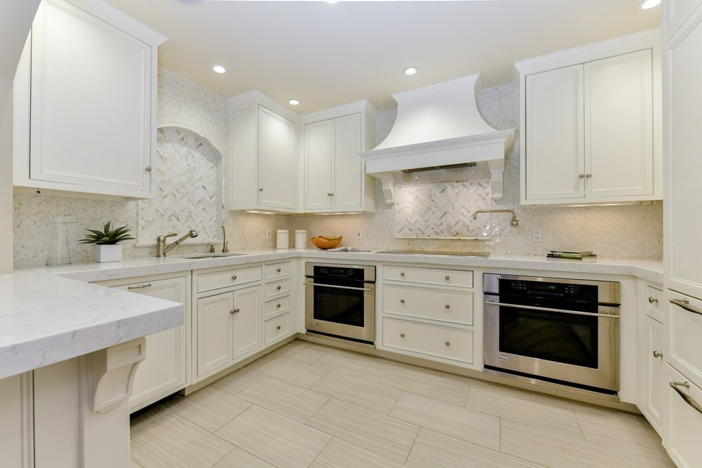 142 Chestnut Street, Unit 7 Boston, MA 02108 - Photo 4 of 16