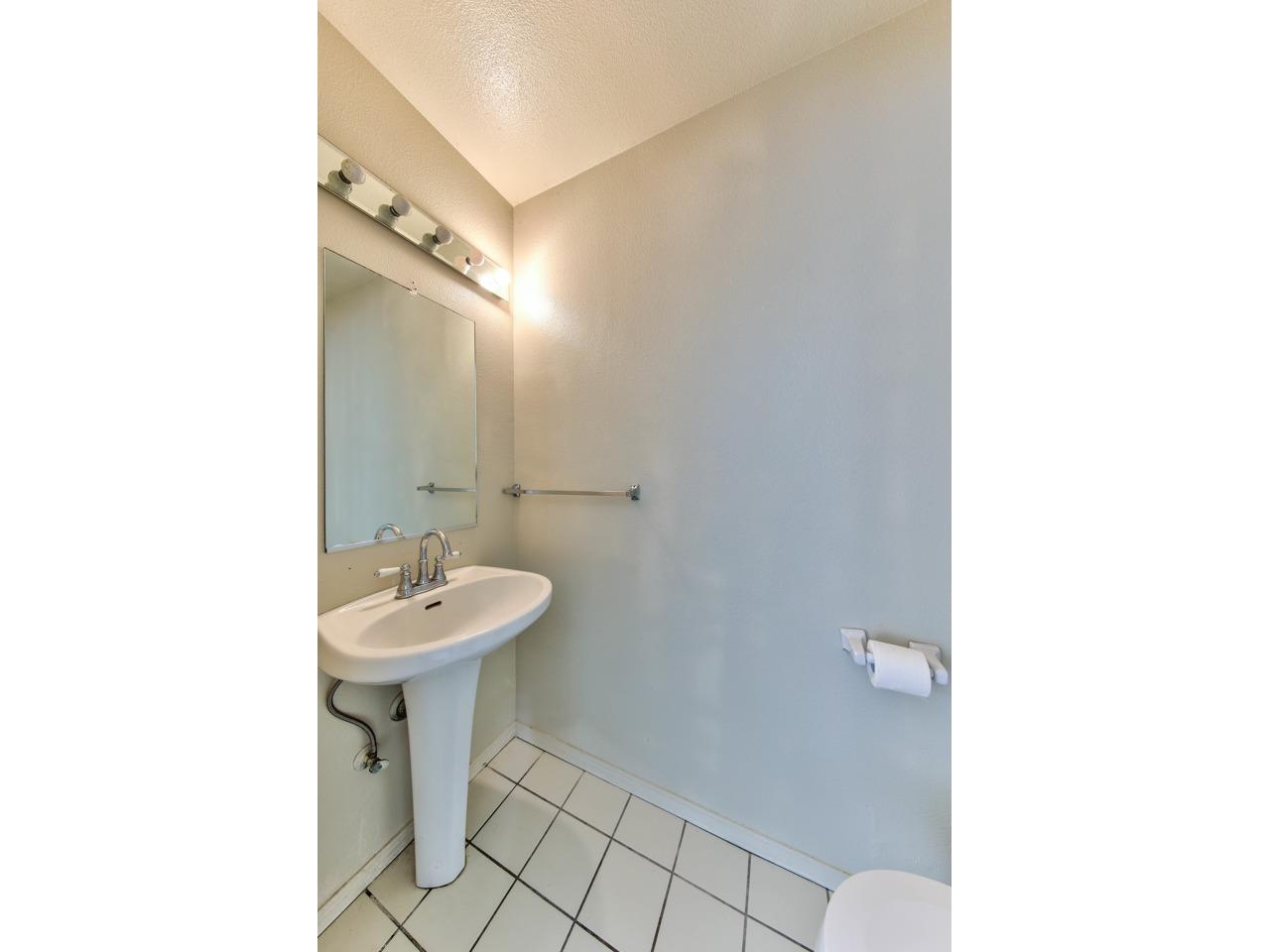 17831 Berta Canyon Road Salinas, CA 93907 - Photo 19 of 25 Gallery Image 19