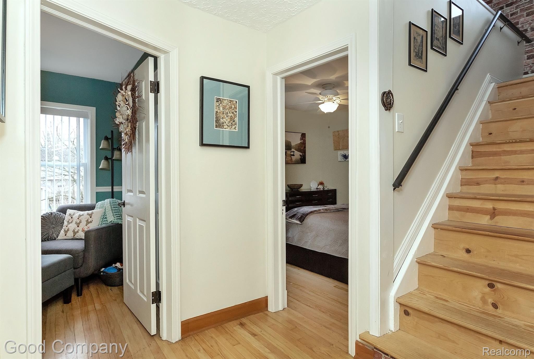 346 Dover Road Waterford, MI 48328 - Photo 15 of 31 Hallway 1.1