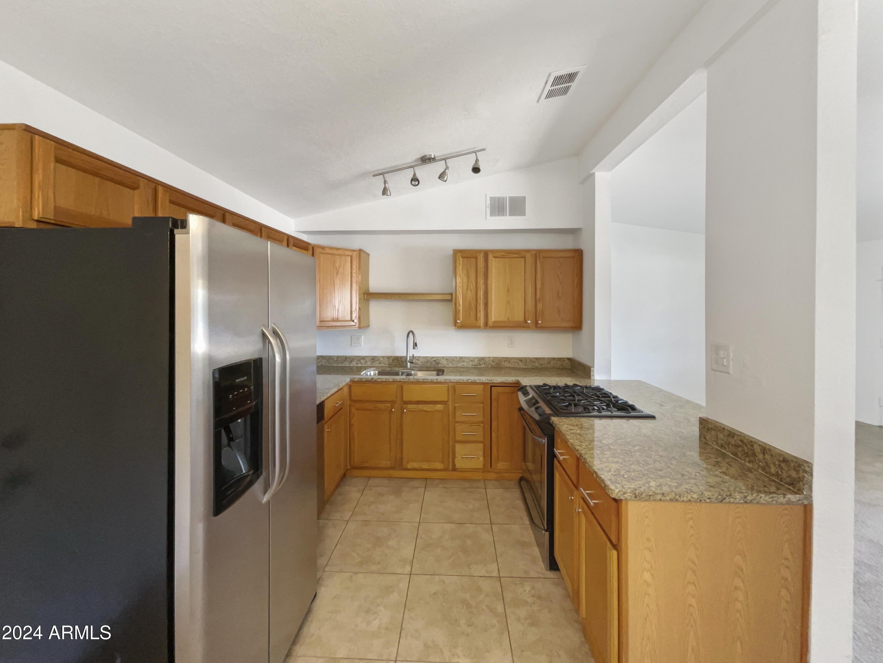 5214 North 19th Drive Phoenix, AZ 85015 - Photo 6 of 23 photo_07