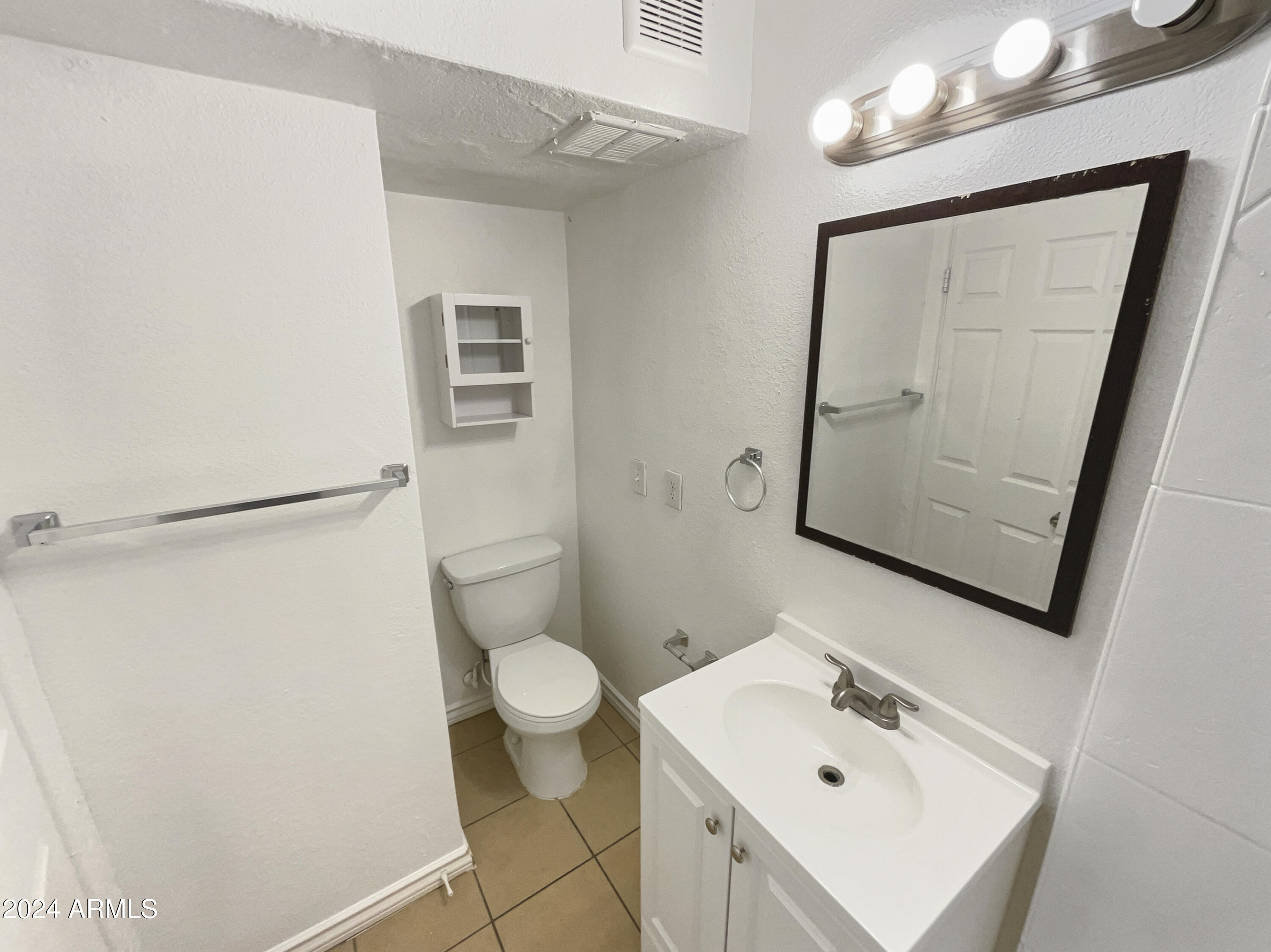 5214 North 19th Drive Phoenix, AZ 85015 - Photo 7 of 23 photo_13