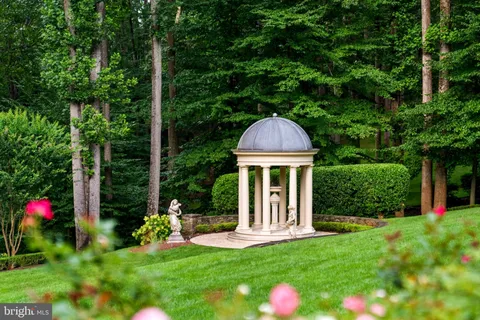 $14,000,000 | 9112-9120 Mine Run Drive, Great Falls, VA 22066