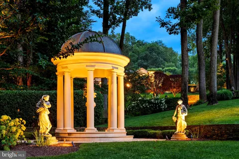 $14,000,000 | 9112-9120 Mine Run Drive, Great Falls, VA 22066