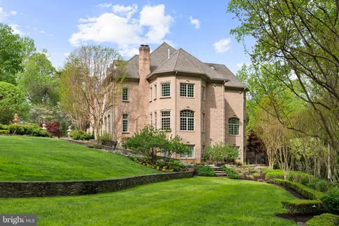 $12,500,000 | 9112-9120 Mine Run Drive, Great Falls, VA 22066