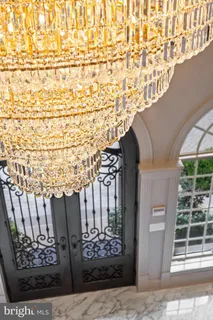 a flowers room with wooden floor