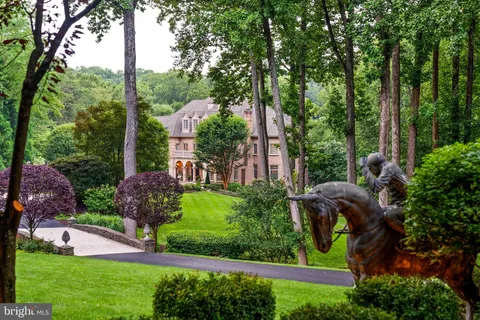 $14,000,000 | 9112-9120 Mine Run Drive, Great Falls, VA 22066