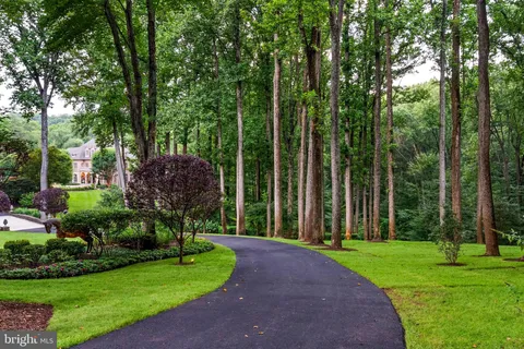 $14,000,000 | 9112-9120 Mine Run Drive, Great Falls, VA 22066