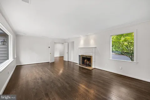 $14,000,000 | 9112-9120 Mine Run Drive, Great Falls, VA 22066