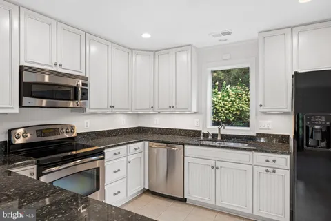 $14,000,000 | 9112-9120 Mine Run Drive, Great Falls, VA 22066