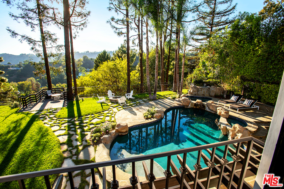 9653 Wendover Drive Beverly Hills, CA 90210 - Photo 2 of 34