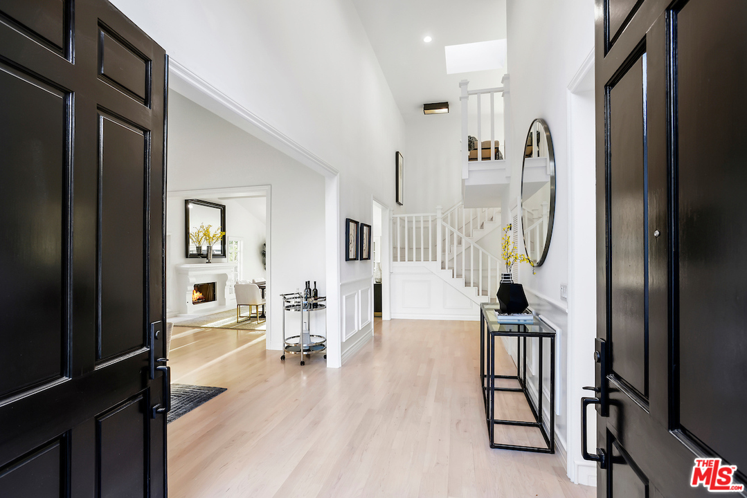 9653 Wendover Drive Beverly Hills, CA 90210 - Photo 9 of 34