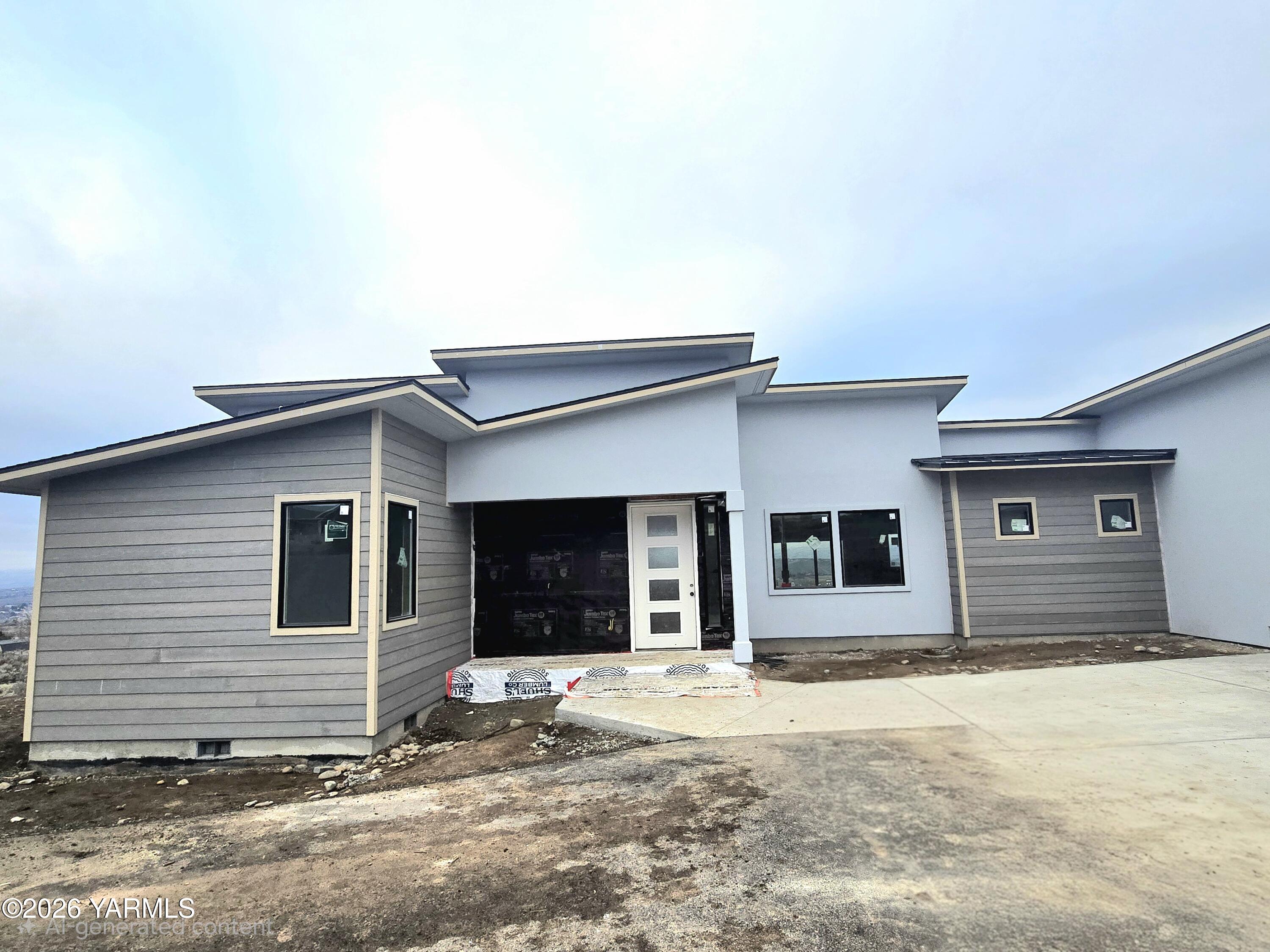 151 Lookout Point Drive Selah, WA 98942 - Photo 4 of 14 Exterior Entry to Home