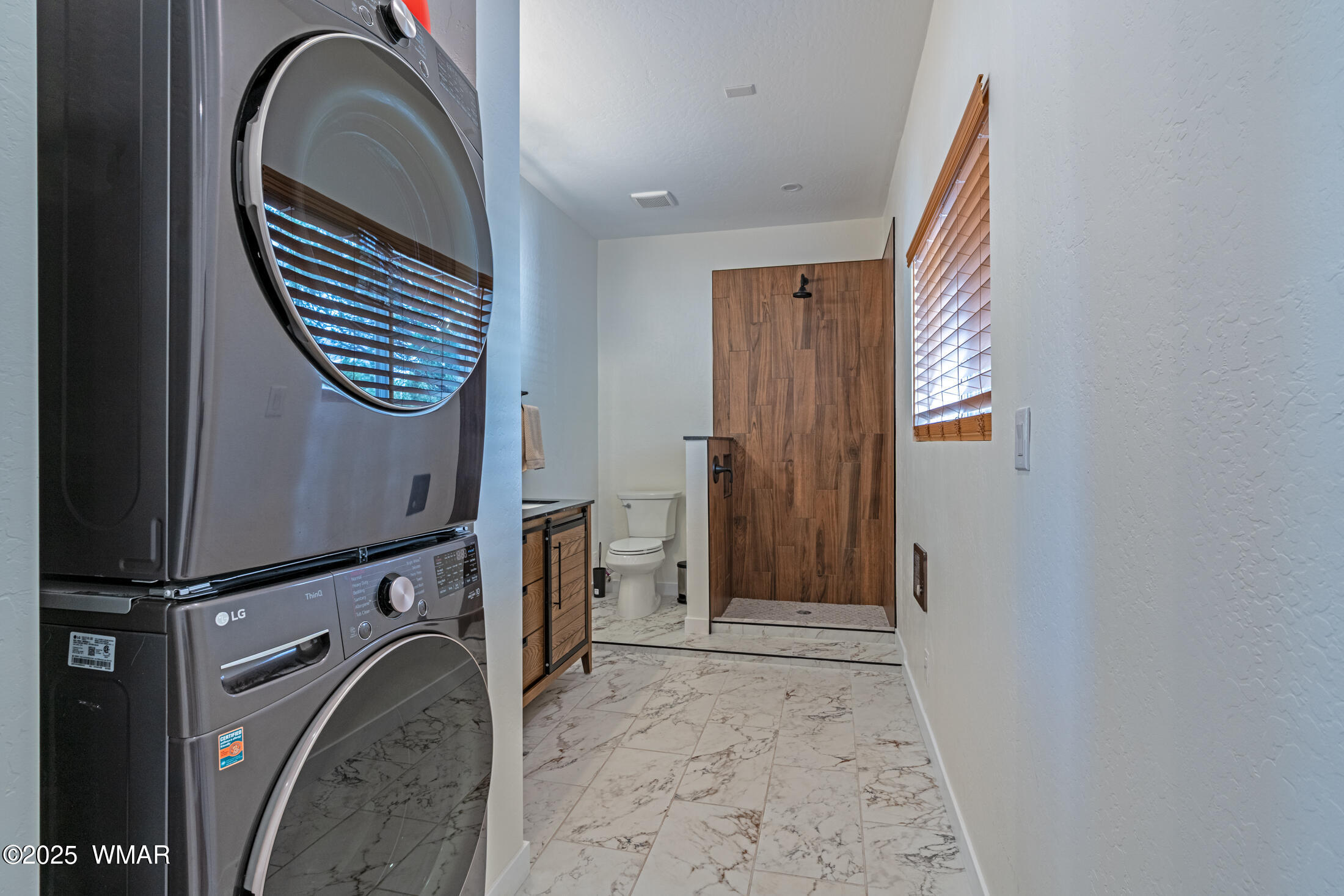 703 Backwoods Trail Lakeside, AZ 85929 - Photo 20 of 31 master bathroom