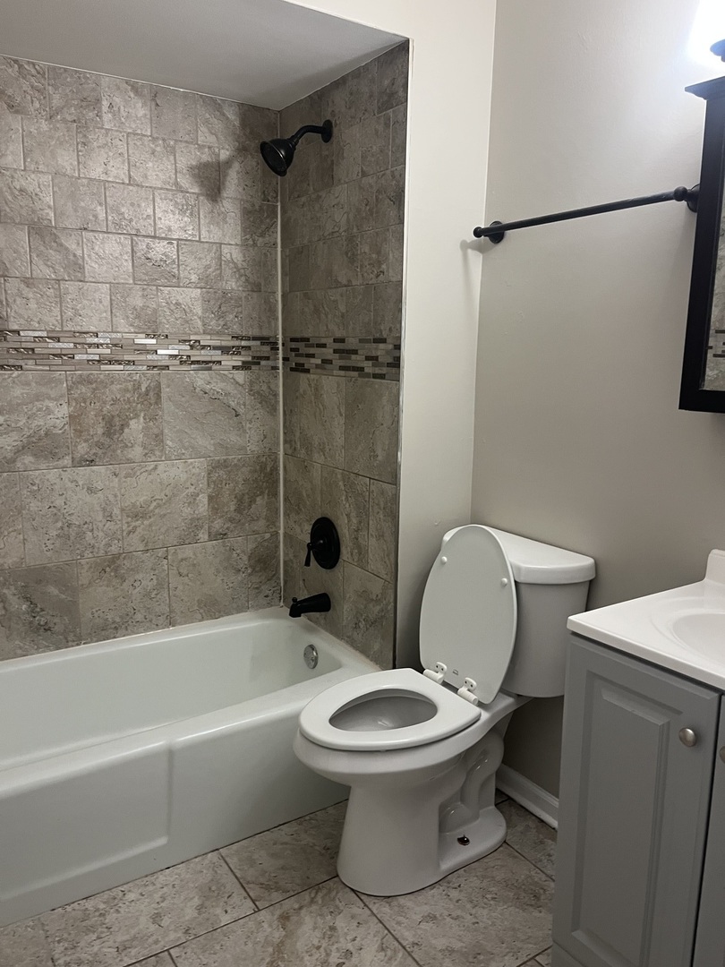 6151 Marshall Avenue, Unit 1W Chicago Ridge, IL 60415 - Photo 8 of 10 Gallery Image 8