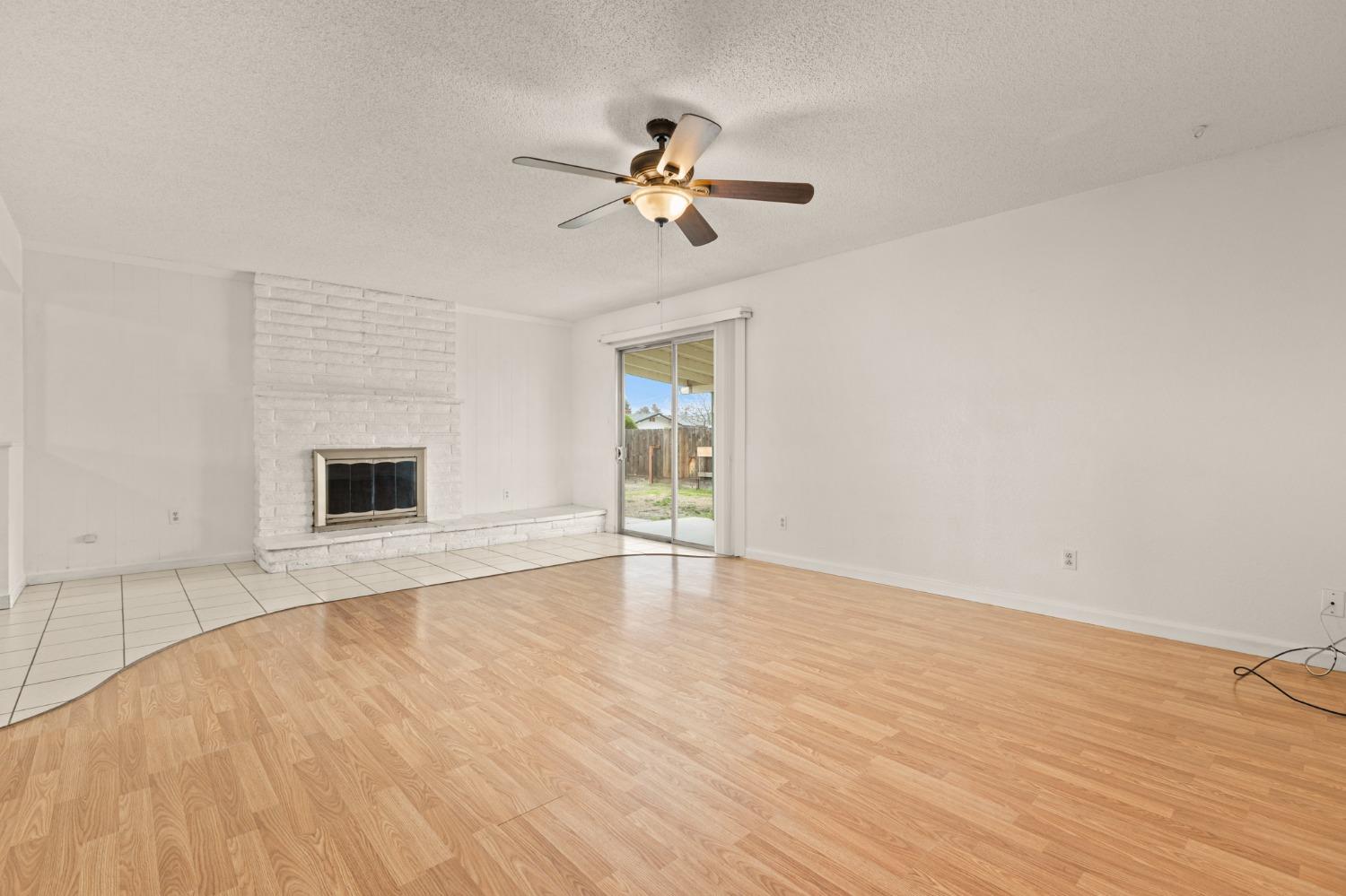 524 West Huntsman Avenue Reedley, CA 93654 - Photo 6 of 32 Gallery Image 6