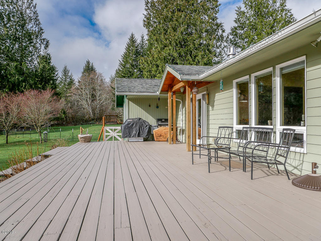 4109 Logsden Road Siletz, OR 97380 - Photo 23 of 40 Deck