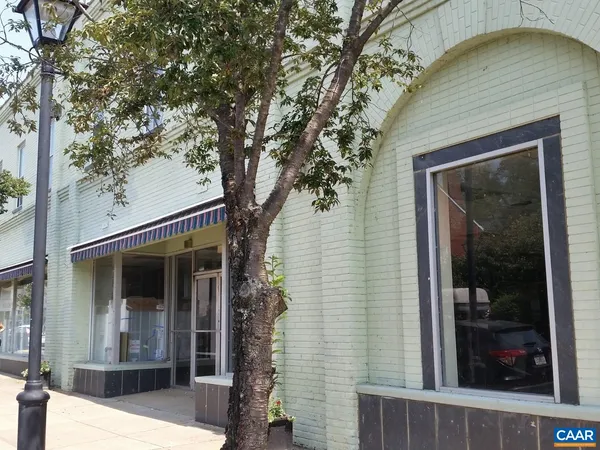 $800,000 | 475 Valley Street, Scottsville, VA 24590