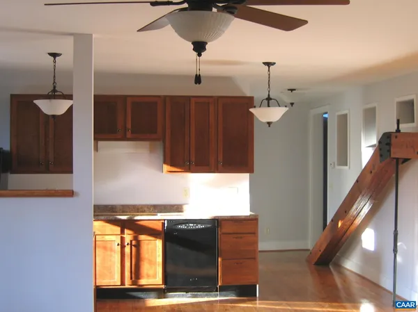 $800,000 | 475 Valley Street, Scottsville, VA 24590