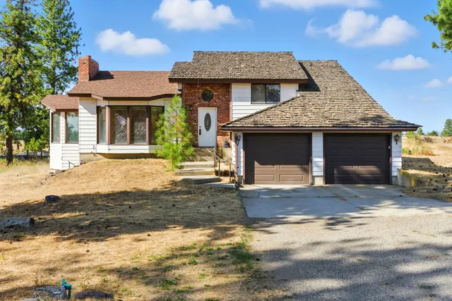 $700,000 | 14510 West Pine Bluff Road, Nine Mile Falls, WA 99026