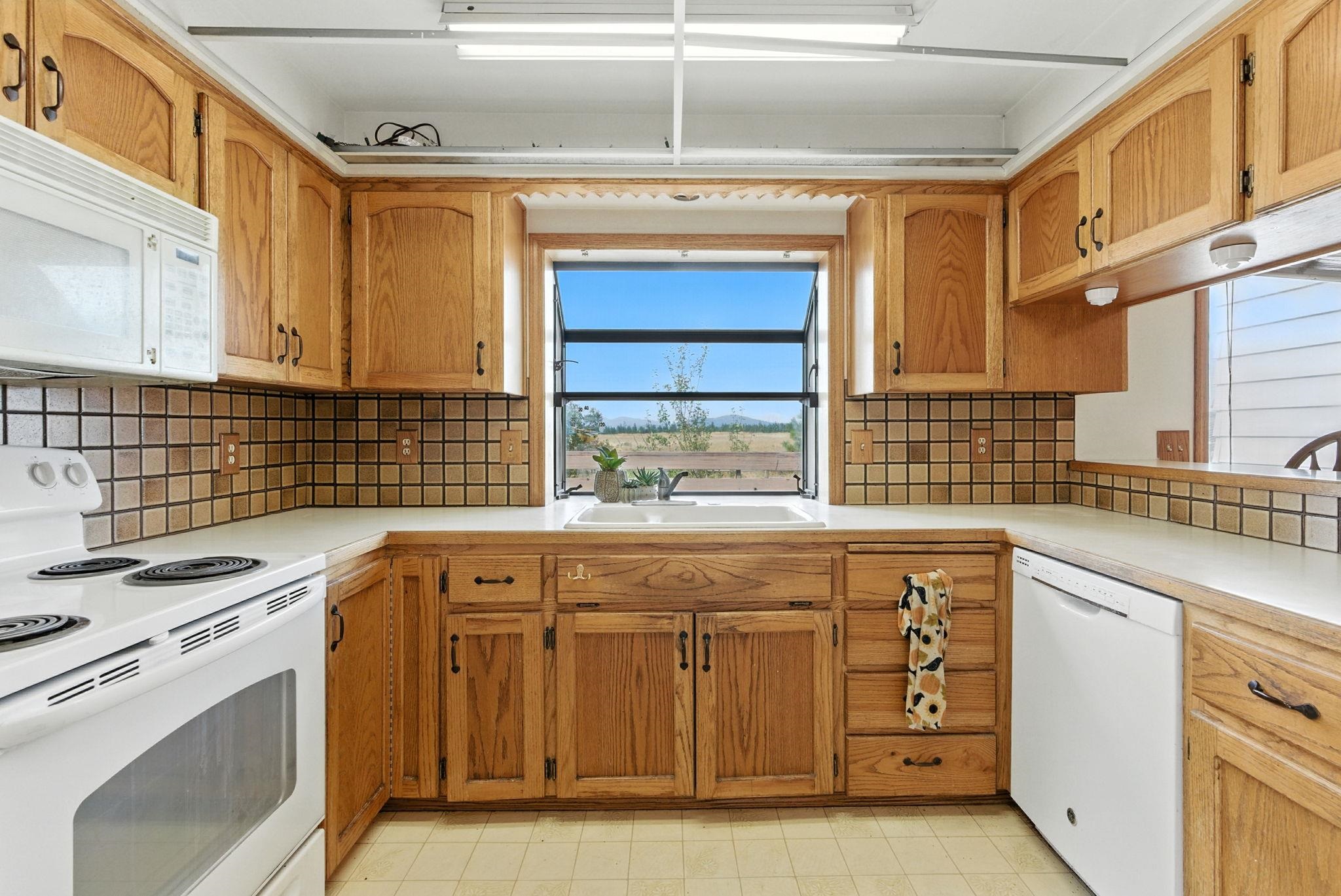 14510 West Pine Bluff Road Nine Mile Falls, WA 99026 - Photo 6 of 50